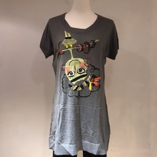 FASHION SHOW灰色針織印公仔人造絲長版上衣40號（原價5980元特價1280元）也有米色