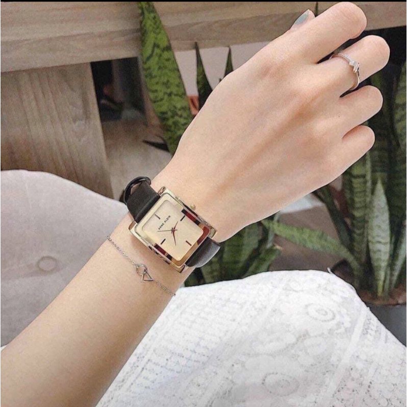 Anne Klein女款簡約方形手錶  現貨在台 簡約大方 黑色皮革錶帶搭扣 米日本石英機芯1800