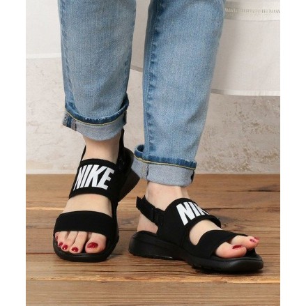 women's tanjun sandal nike