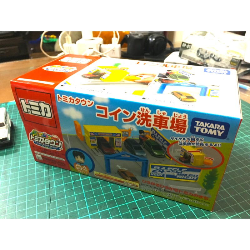 Tomica town tomy 多美小汽車 洗車場 自助洗車 城鎮 場景 ferrari 法拉利