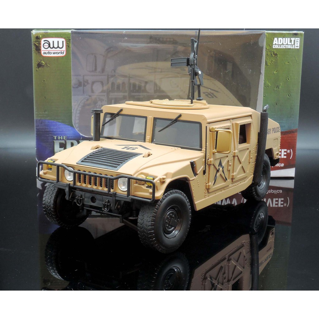 【M.A.S.H】現貨瘋狂價 Ertl/Autoworld 1/18 Hummer Humvee 憲兵 沙漠色