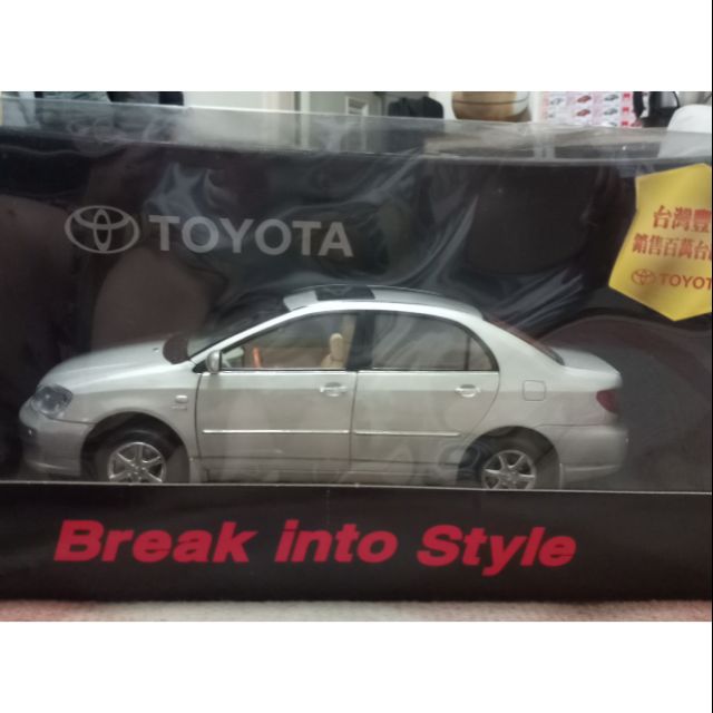 1/18 TOYOTA Altis 合金模型車