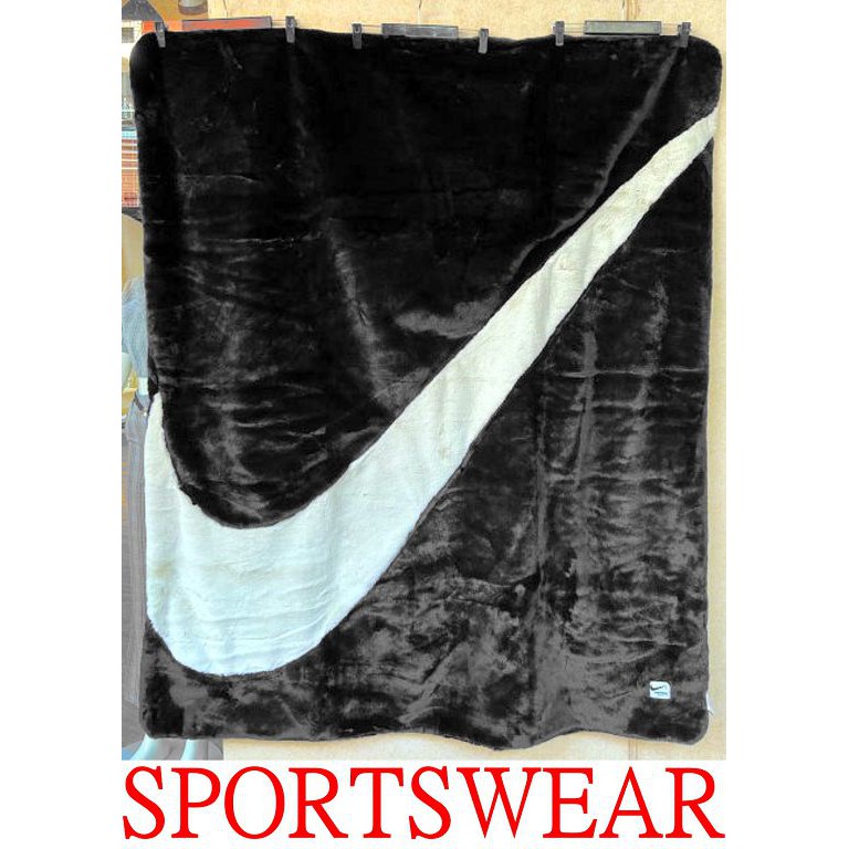 BLACK全新NIKE超大!特大!宇宙大!人造毛毯SPORTSWEAR柔軟皮草超大SWOOSH勾勾被子/棉被/毯子