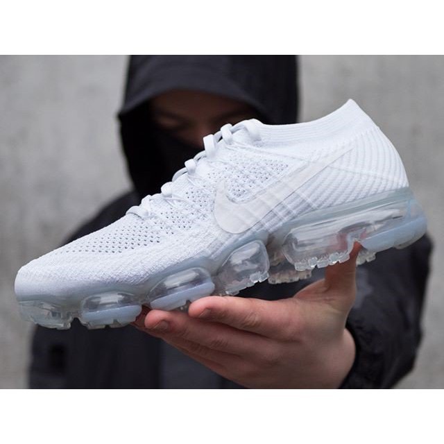 vapormax christmas white