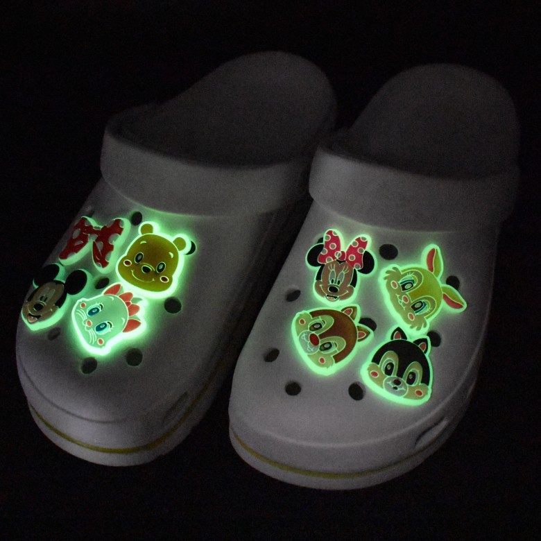 CROCS 1pcs 時尚鱷魚皮士 Jibbitz 配件創意 “夜光迪士尼 ” 卡通鞋扣 DIY 鞋子魅力