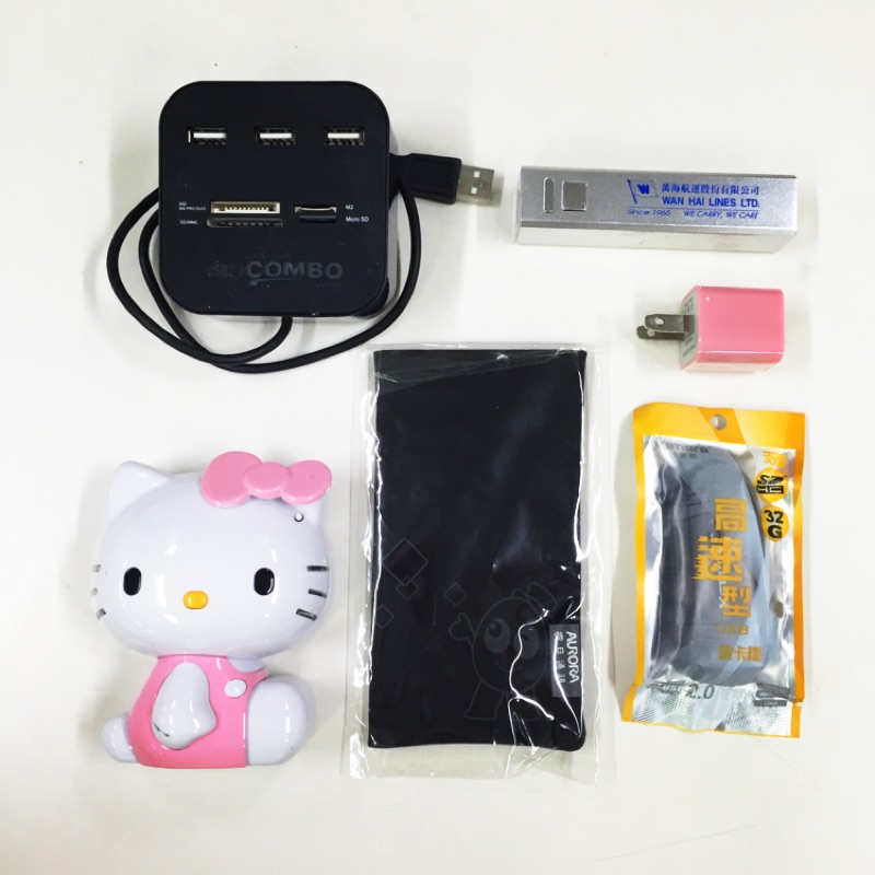 行動電源組（Hello Kitty行動電源11000mAh,萬海行動電源3000mAh)