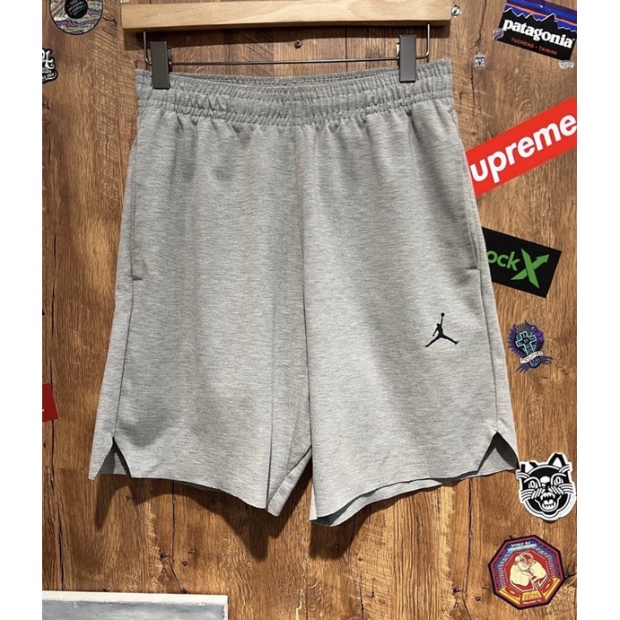 Jordan 灰色 棉質短褲 80%new / L  平量（腰 40長52大腿 38褲口32cm) 價格：$580