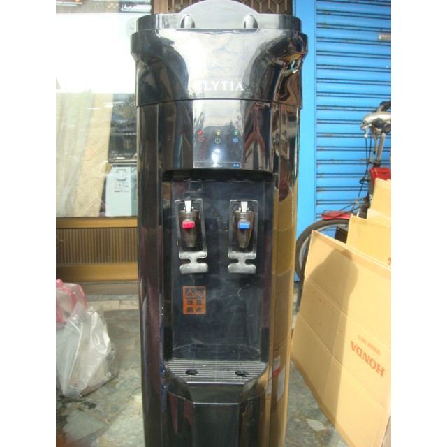 CLYTIA~桶裝飲水機(黑色)~冰/熱飲水~型號HC98L-WD-TWB~使用電壓AC110V