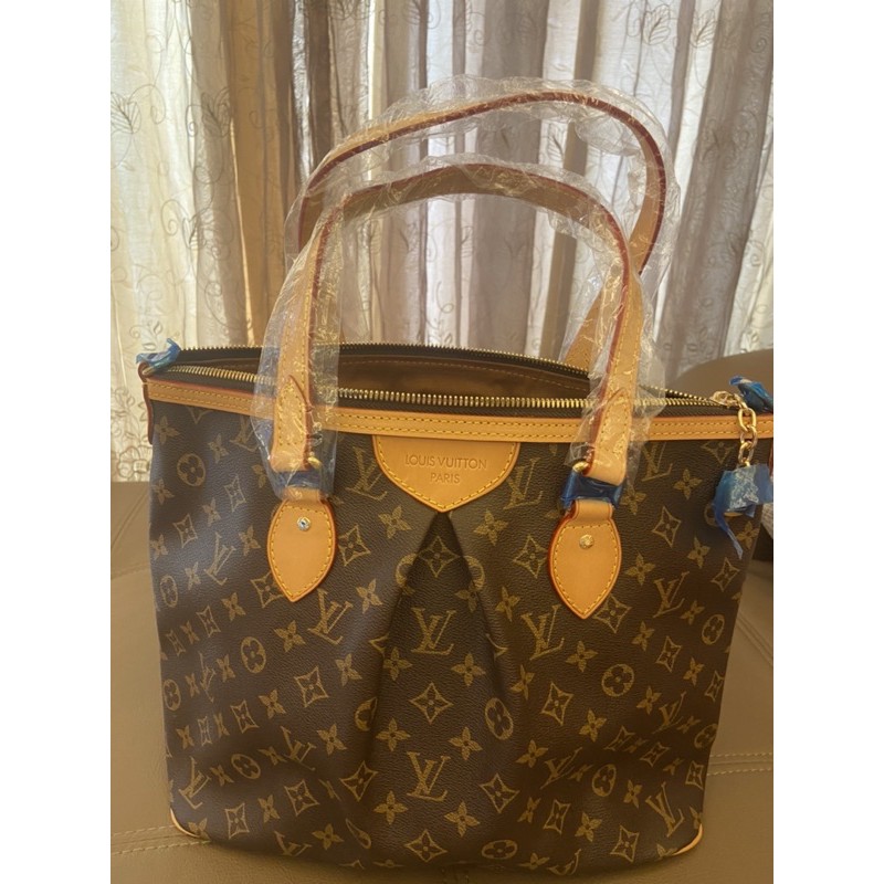 LV Monogram M40145 皺摺包