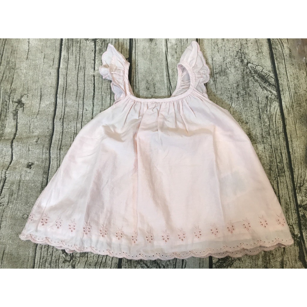『現貨』 日本購入 baby gap 粉橘色 12-18m 80 肩帶 荷葉邊 小洋裝 內裡 洋裝 雕花洋 雕花 童裝