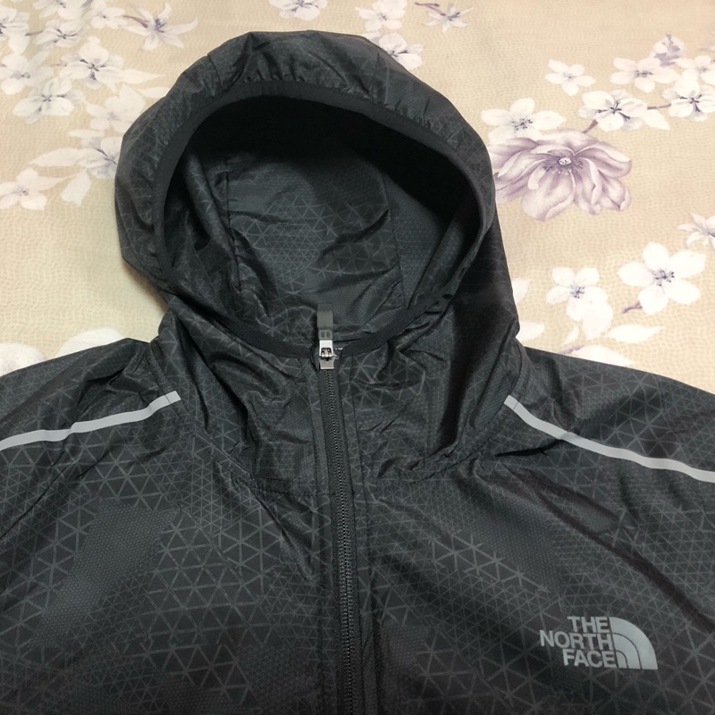 便宜賣 The north face 幾何圖形防風外套