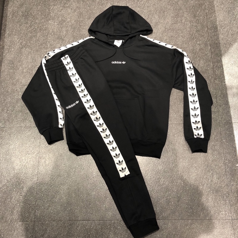 dx1301 adidas