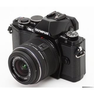 Olympus OM-D E-M10🤍鏡頭 14-42mm和40-150mm🤍附記憶卡、皮套