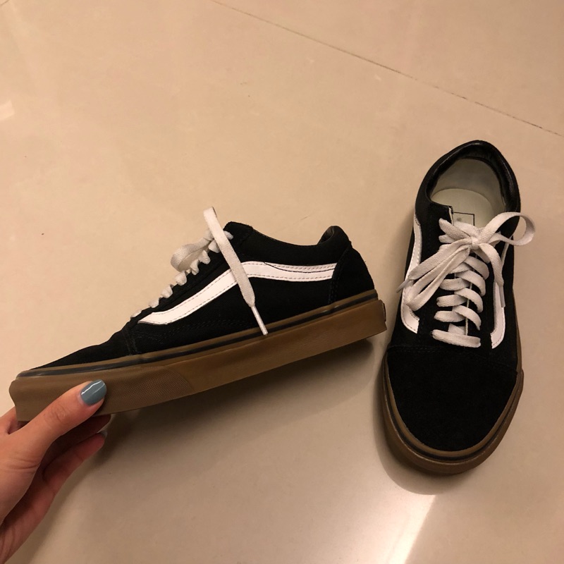 VANS OLD SKOOL黑色白線焦糖底膠底帆布鞋