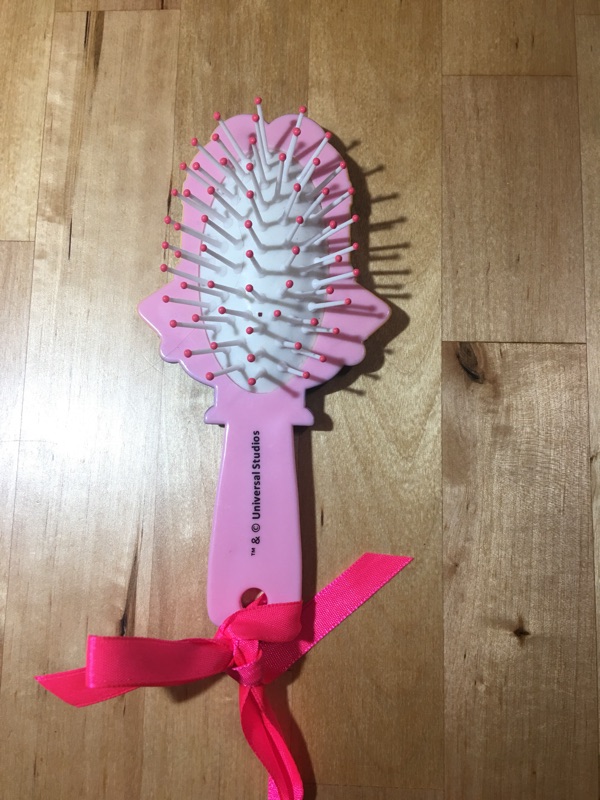 H M 小小兵梳子 蝦皮購物