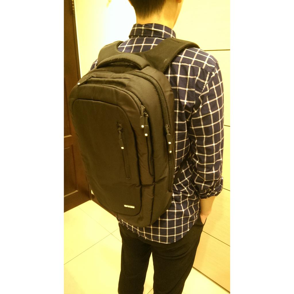 Incase Nylon compact backpack 黑色後背包/15吋電腦包（限黑貓或郵寄）