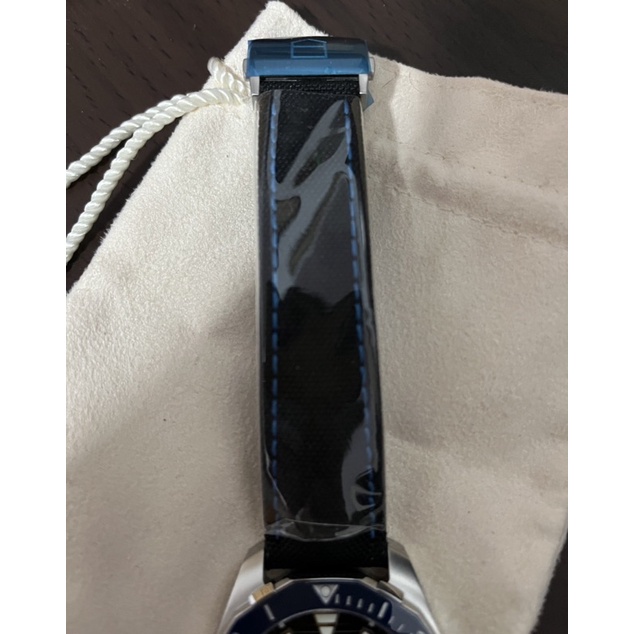 TAG豪雅競潜系列41mm原廠複合式尼龍材質錶帶含錶扣，錶耳寬度20mm