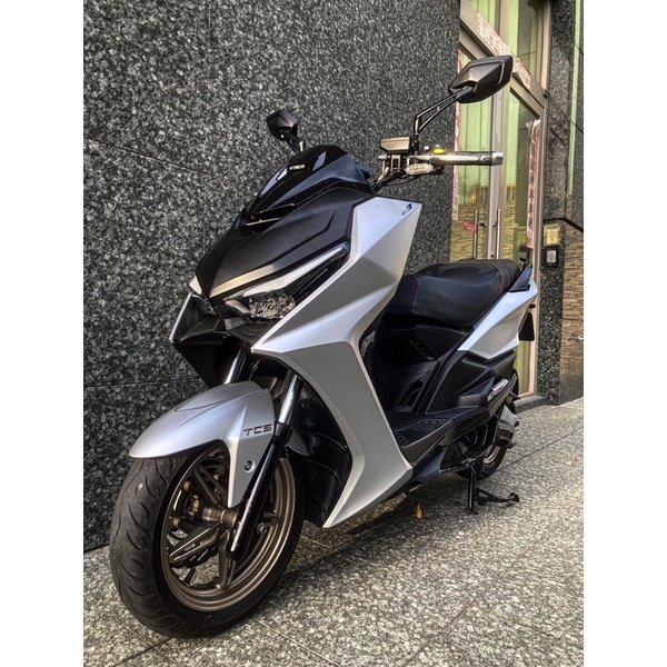 KYMCO KRV180｜標價為手續費 免保人 免頭款 二手 中古 機車 速可達 檔車 大學 學生 買菜 代步