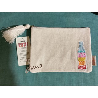 現貨 絕版禮物*可口可樂日本限定 coca-cola 1971 限量版刺繡零錢包 帆布包 帆布化妝包