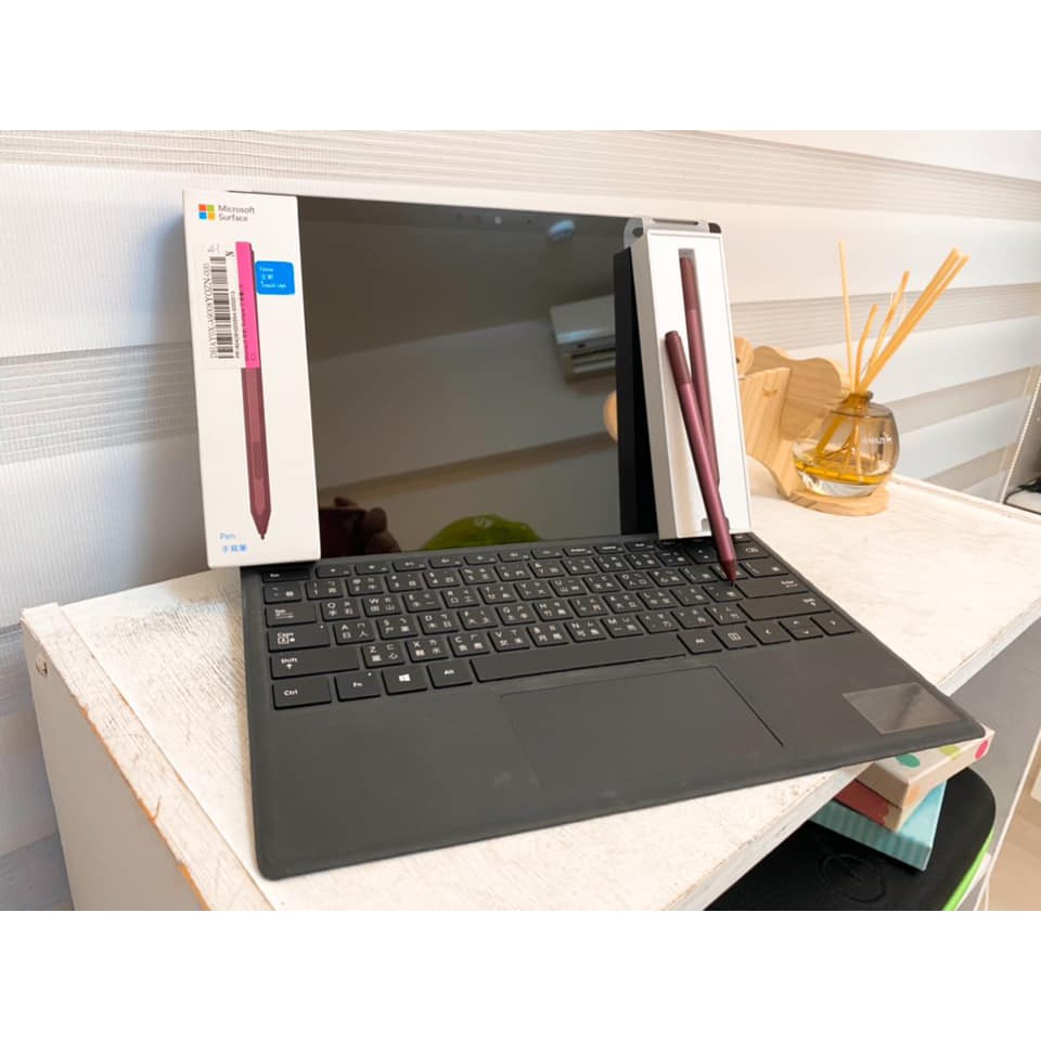 Microsoft 微軟Surface Pro第五代 送價值6980元2支Surface 手寫筆(1二手，1全新)觸控筆