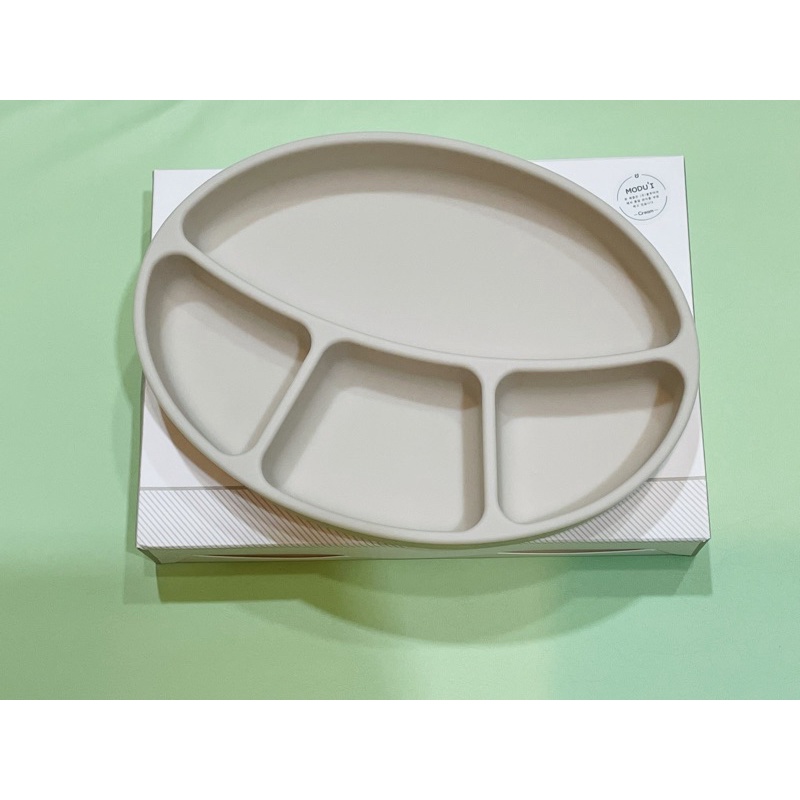 全新未用 韓國Bluemama modui鉑金矽膠兒童吸盤餐盤(奶油白）+餐盤蓋+餐具組（綠）