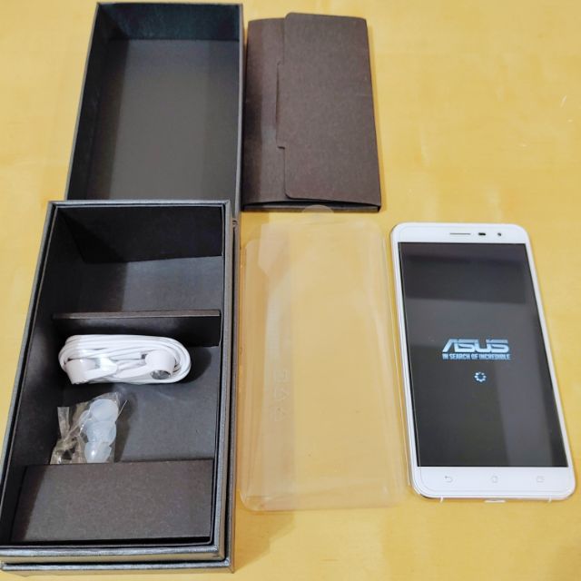 Asus Zenfone3 4g+64g 白色 ZE552KL