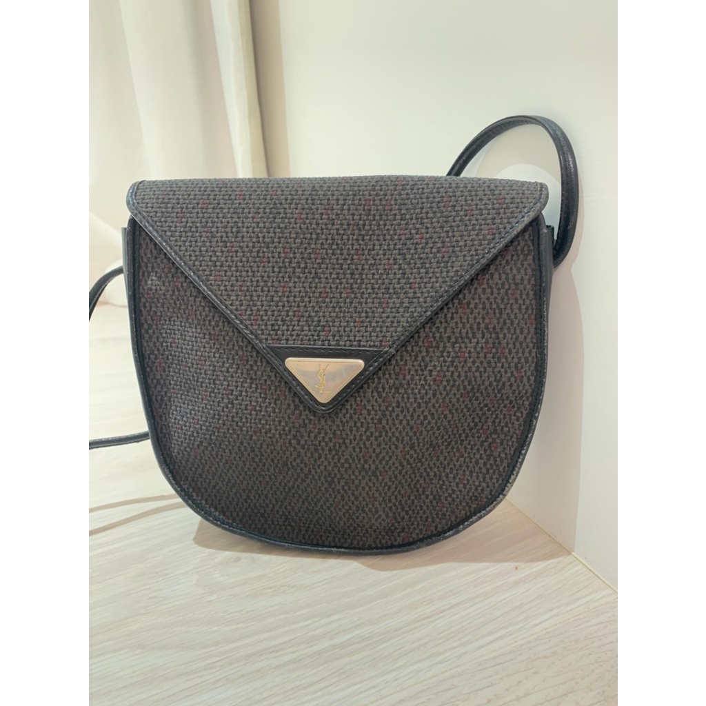 高仿錶yves Saint Laurent Ysl 聖羅蘭 奢華緞面絲絨唇膏 30 31 小粉條 小黑條 色號私訊詢問 I Position 優惠推薦 21年10月 蝦皮購物台灣