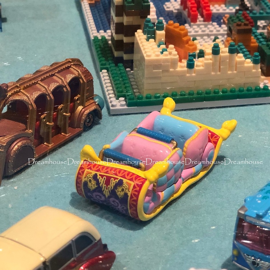 東京迪士尼 阿拉丁神燈 魔毯 多美車 tomica 模型車 玩具