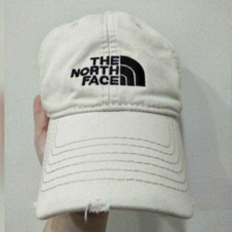 The north face淺卡其老帽