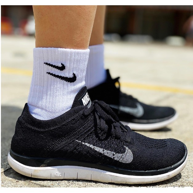 nike free 4.0 flyknit black and white