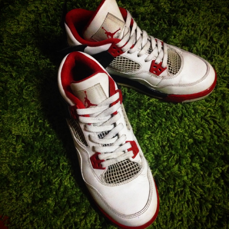 Jordan 4 紅白