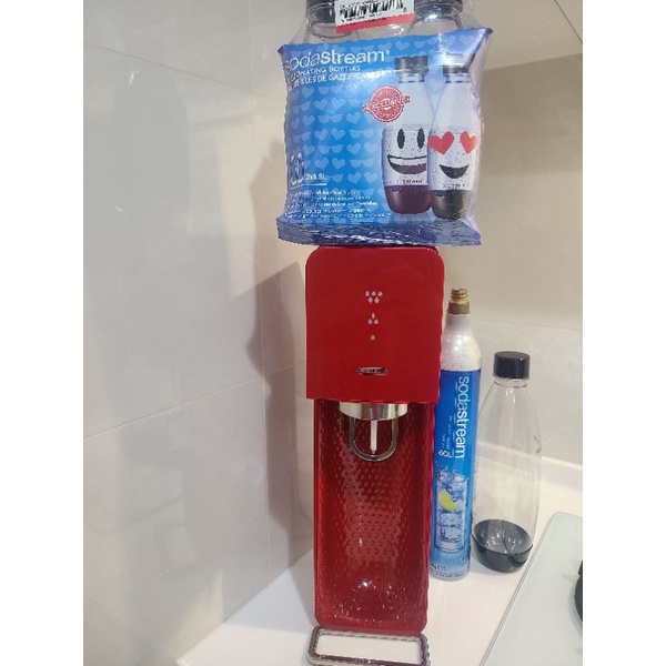 二手 9成新 Sodastream SOURCE 自動扣瓶氣泡水機 紅 贈水滴型專用水瓶 500ML 2入（無拆封使用）