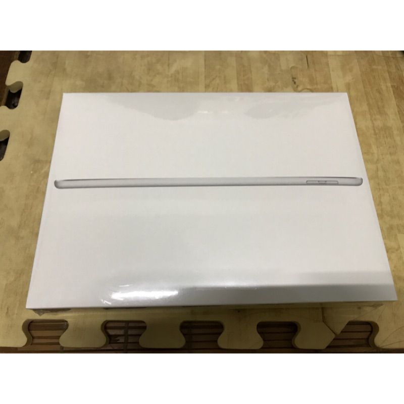 全新 Apple new iPad 128g WiFi 銀色 2018製造 中華電信續約全新機
