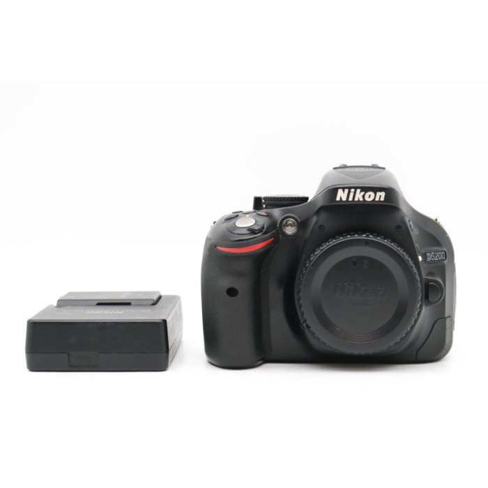 【高雄青蘋果3C】Nikon D5200 單機身 二手 APS-C 單眼相機 快門次數約759XX次 #43048
