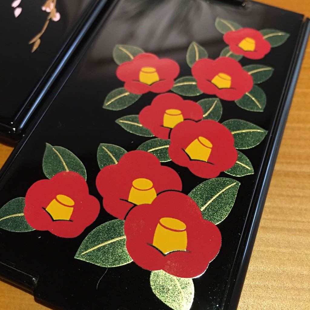 日本輪島 日本製椿花精緻漆器蒔繪隨身化妝鏡 蝦皮購物