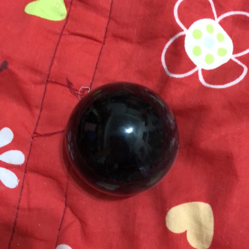 天然黑色的黑水晶球喔