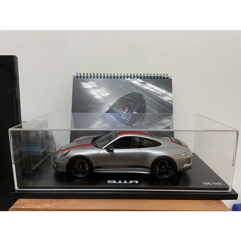 調整收藏 原廠 Spark 1/18 Porsche 911R(991) 全球限量991台 展示盒版本