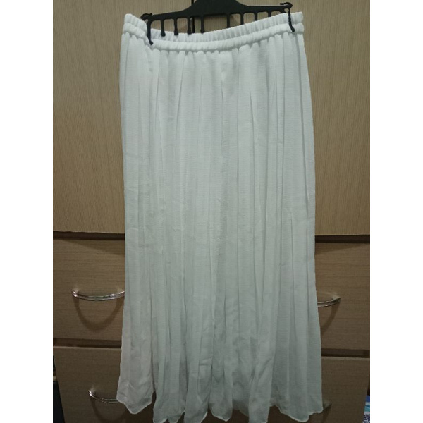 清清衣櫃便宜賣-Uniqlo-白色雪紡氣質百摺裙-S號-只賣100元