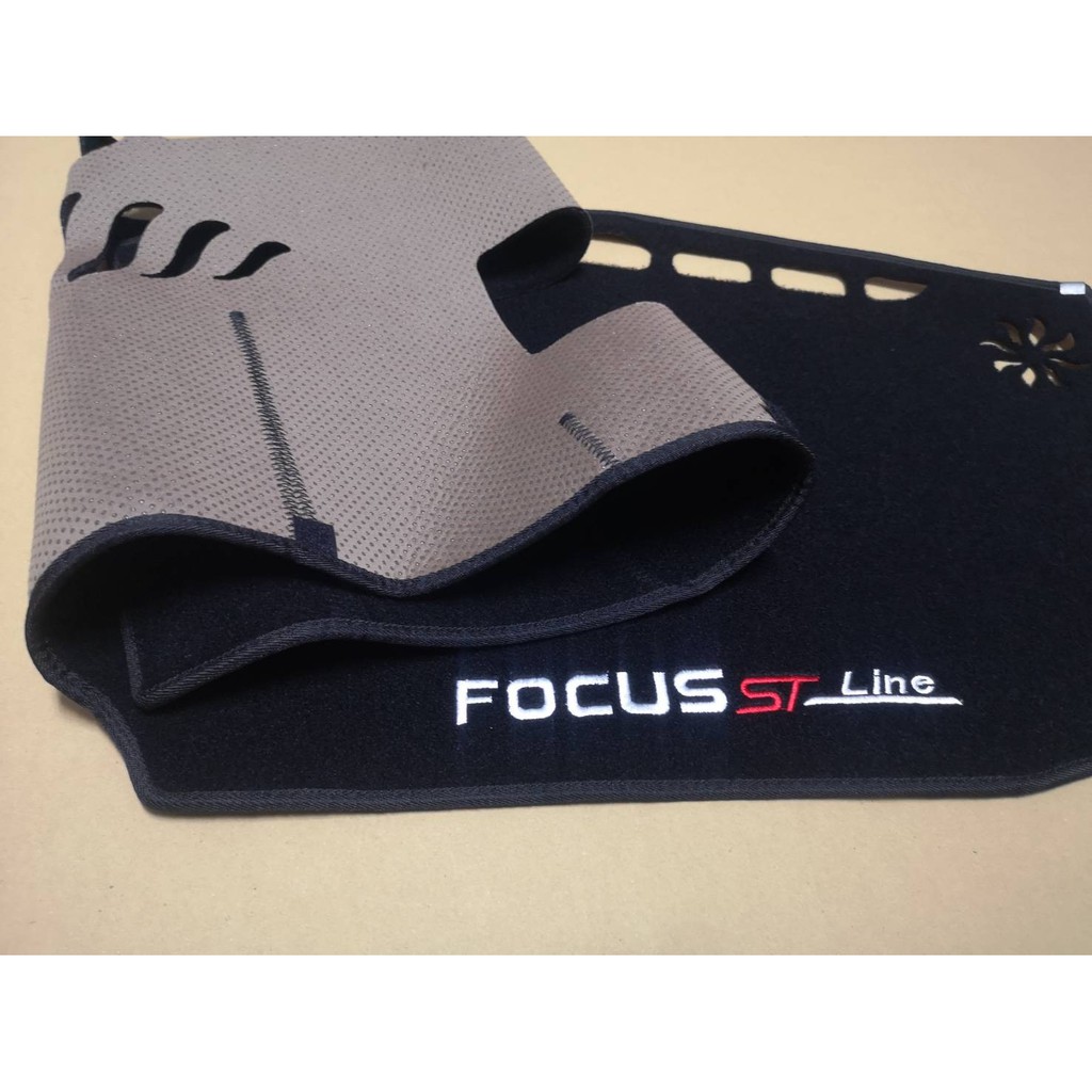 小鍾 儀錶板 FORD FOCUS MK4避光墊 ST line 短毛黑邊 另有皮革款 高品質不會滑動