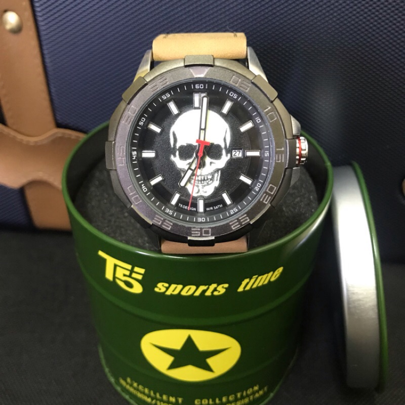 T5 美國🇺🇸潮牌骷顱頭造型厚實皮革防水手錶