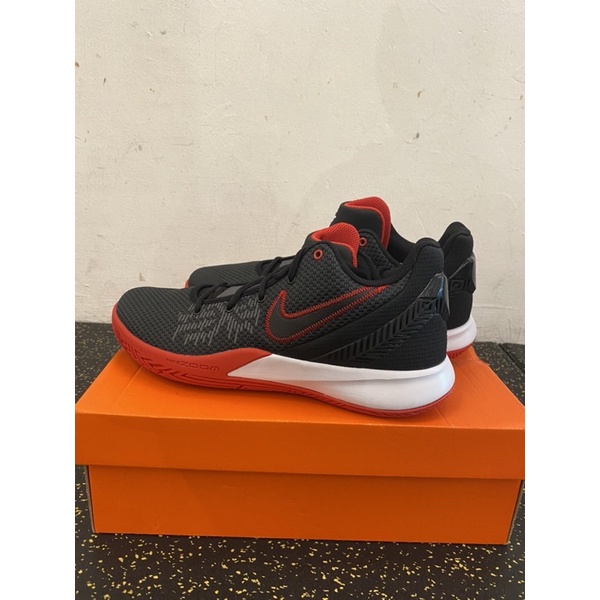 nike a04436 kyrie flytrap ii
