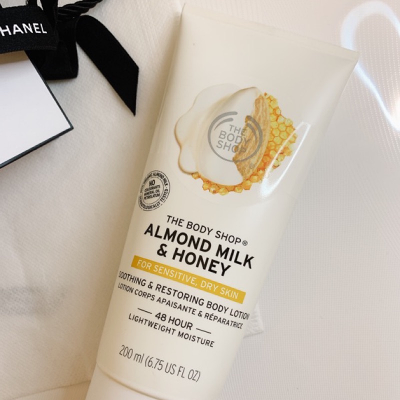 免運 出清 THE BODY SHOP 杏奶花蜜滋養身體菁華乳-200ML 乳液 護手霜 保濕乳液