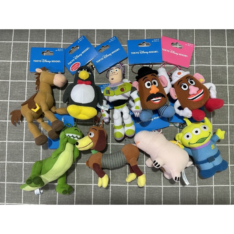 東京迪士尼樂園 迪士尼海洋 玩具總動員 三眼怪 抱抱龍 企鵝 紅心馬 撲滿豬 蛋頭先生 蛋頭太太 彈簧狗 吊飾 現貨商品