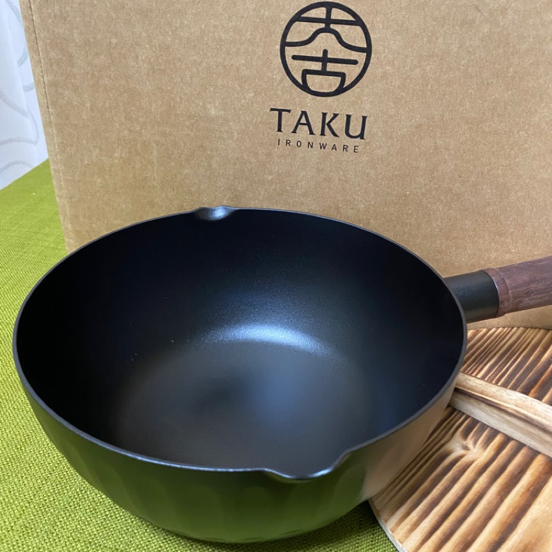 二手近全新 大古鐵器taku鑄鐵鍋 含蓋 2 1l 免運費 蝦皮購物
