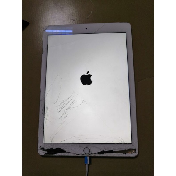 零件機iPad air 2 A1567 64g 外屏破，開機鍵卡住，重複閃蘋果畫面