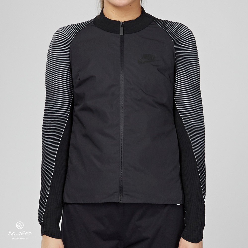 nike sportswear dynamic reveal