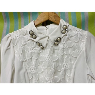 白色鑲珠繡花氣質長袖襯衫