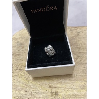🦦PANDORA 禮物盒墜飾🦦