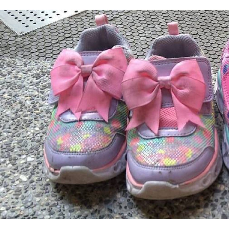 Skechers發光童鞋和Sophia雨鞋