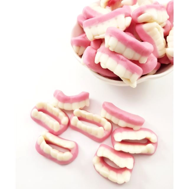 【限量商品】嘗甜頭 吸血鬼假牙 200公克 牙齒 QQ糖 水果軟糖 造型軟糖 進口 捷克 整人 萬聖節